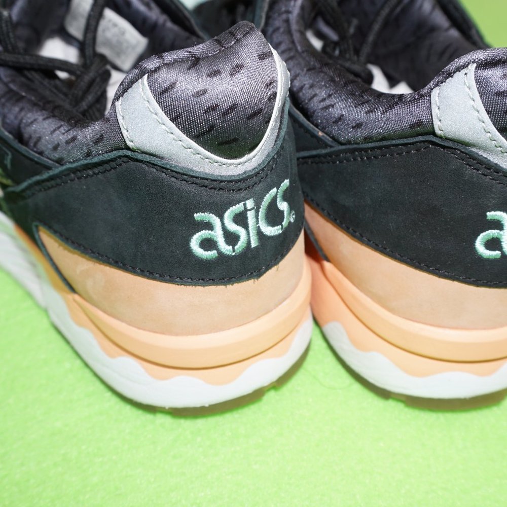 ASICS - Picture 4 of 4